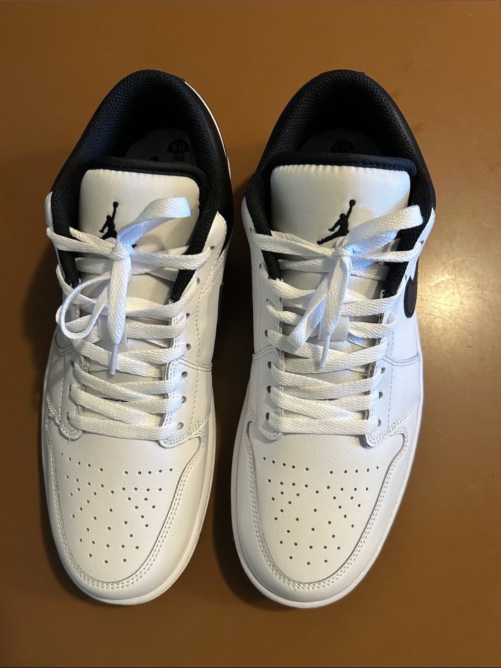 Jordan Men's White and Black Low-Top Sneakers
